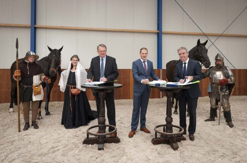 Foto ondertekening Hoef en Haag