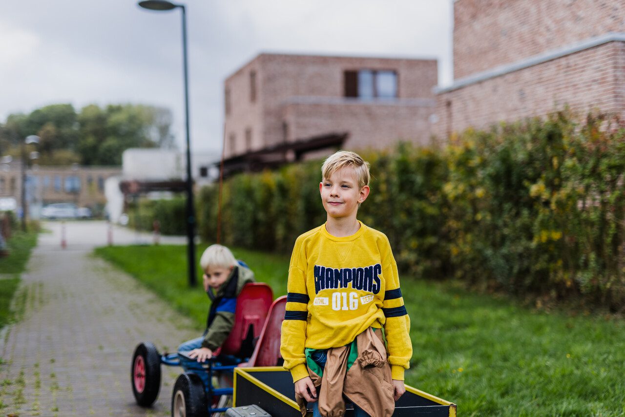 (c) Am.nl